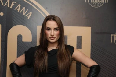 RANI RADOVI NAŠE PEVAČICE TOKOM STUDIRANJA: Barbara Bobak više ne može da krije, išla na OVAJ fakultet, a evo šta je paralelno radila!