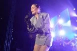 MOMENTALNO PREKINUT KONCERT ALEKSANDRE PRIJOVIĆ: Hitna pomoć reagovala, pevačica počela da VIČE na mikrofon! (VIDEO)