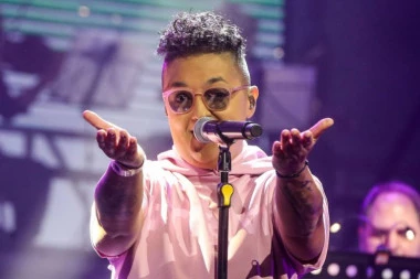 DŽABE TRLJATE OČI – TO JE ZAISTA ONA! Marija Šerifović na koncertu u ŠOK-IZDANJU! (GALERIJA, VIDEO)