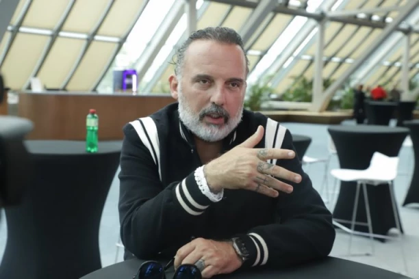 TONI CETINSKI NA OPTUŽENIČKOJ KLUPI: Stigao u sudnicu, za OVO se tereti!