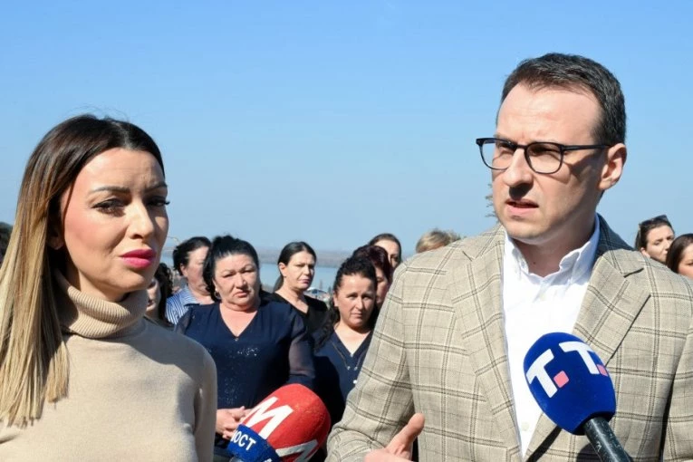SJAJAN POVOD BAŠ NA OSMI MART: Petković i Mesarovićeva razgovarali sa 35 preduzetnica o položaju žena u AP Kosovu i Metohiji! (FOTO)