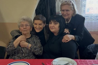 TOLIKO SAM SREĆNA ŠTO SAM UPOZNALA OVE JAKE ŽENE! Brnabićeva u selu Rgošte: Vi ste ti koji ste zaslužni za sve uspehe koje Srbija postiže!
