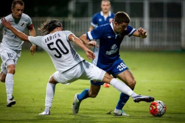 SRPSKI DEFANZIVAC HEROJ NA MALTI: Ekspresna reakcija spasila život protivničkom fudbaleru! (VIDEO)