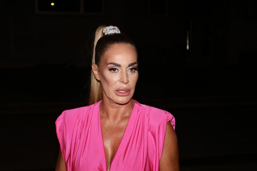 HAOS! KAČAVENDINI FANOVI OBJAVILI GOLU FOTKU ASMINA DURDŽIĆA! Karambol zbog slike koja se deli MUNJEVITOM BRZINOM! (FOTO)