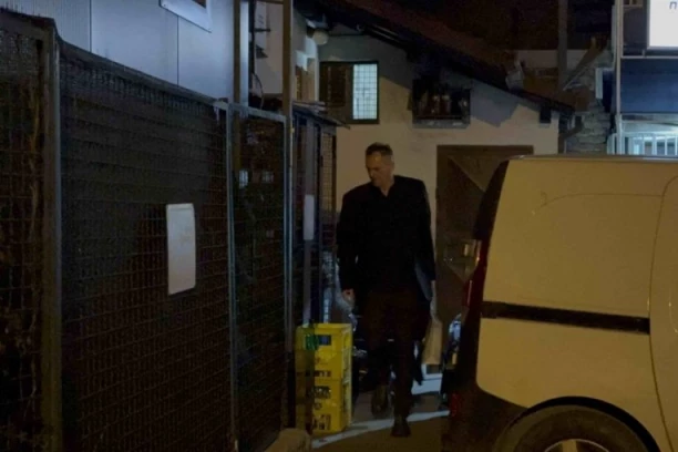 OVAKO DANAS IZGLEDA PRVI MUŽ DRAGANE MIRKOVIĆ! Poznati se sjatili na Brajinu proslavu, tek da vidite Jovanu i Željka!