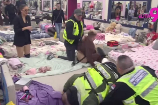 BORA SANTANA PROLAZI KROZ AGONIJU, UROŠ STANIĆ OTIŠAO PREDALEKO! Maja Marinković je mala maca za njega!