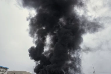 VATRENI OBRUČ NA BLISKOM ISTOKU: Izrael i SAD izveli ŽESTOK UDAR na Isfahan - serija RAZARAJUĆIH eksplozija ODJEKUJE, grad obavijen DIMOM! (VIDEO)