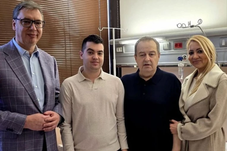 NEMA VIŠE LENČARENJA! Ivica Dačić izlazi iz bolnice, Vučić objavio sliku: Srećan zbog njega i porodice koja slavi život i veliku pobedu