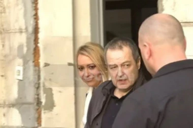 IVICA DAČIĆ NAPUSTIO BOLNICU! Evo kako ministar sada izgleda, ali i šta je PRVO REKAO! (FOTO)