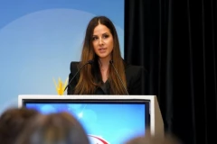 Jednostavno, a moćno: TAMARA VUČIĆ u sako-haljini koja je pravi hit ovog proleća (GALERIJA)