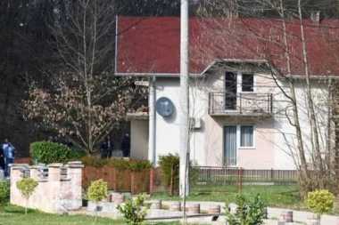 PRVI SNIMCI S MESTA HORORA KOD LAKTAŠA! Jezivi detalji tragedije - tela oca (50) i sina (27) pronađena u garaži (VIDEO)