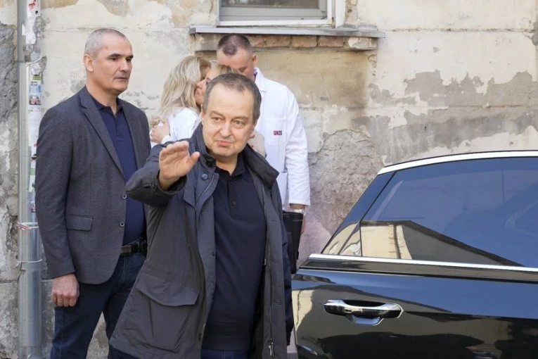 "BIO SAM BEZ SVESTI, HVALA ONIMA KOJI SU BILI UZ MENE KADA MI JE BILO NAJLEPŠE!" Oglasio se Ivica Dačić - posebno izdvojio OVOG političara! (FOTO)