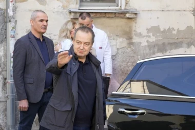 "BIO SAM BEZ SVESTI, HVALA ONIMA KOJI SU BILI UZ MENE KADA MI JE BILO NAJTEŽE!" Oglasio se Ivica Dačić - posebno izdvojio OVOG političara! (FOTO)