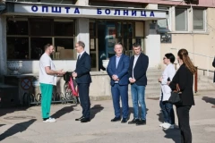 PREMIJER MACUT POSETIO KLADOVO! Obišao Zdravstveni centar i razgovarao sa predsednikom opštine! (FOTO)