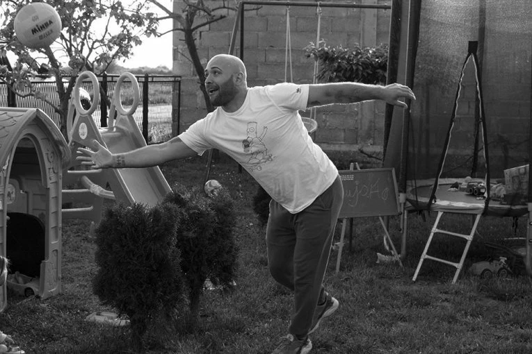 PRVE SLIKE S MESTA NESREĆE! Smrskan motor LEDI KRV U ŽILAMA!