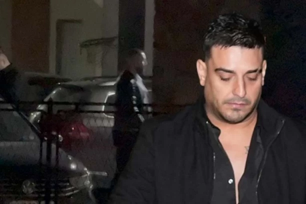 KOLEGA HITNO STIGAO U PORODIČNI DOM DARKA LAZIĆA! On se prvi pojavio da izjavi saučešće! (VIDEO)