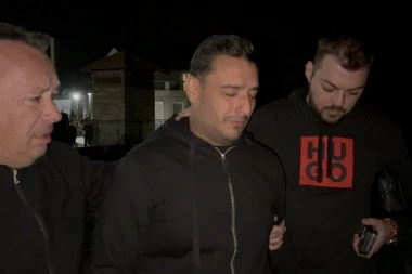 NE ODVAJA SE OD PORODICE LAZIĆ SVE VREME! Pevač opisao POSLEDNJE SATE DRUŽENJA SA DRAGANOM: Pričali smo Darko, ti i ja...