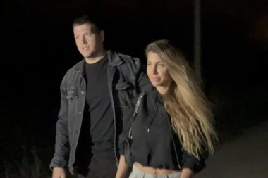 KAĆA LAZIĆ U SUZAMA DOČEKALA SLOBU RADANOVIĆA! Potresne scene na vratima porodične kuće! (VIDEO)