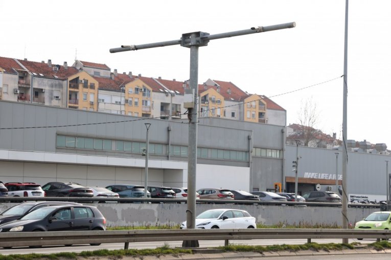 Makiš, stara Obrenovačka pruga (ravna deonica)
