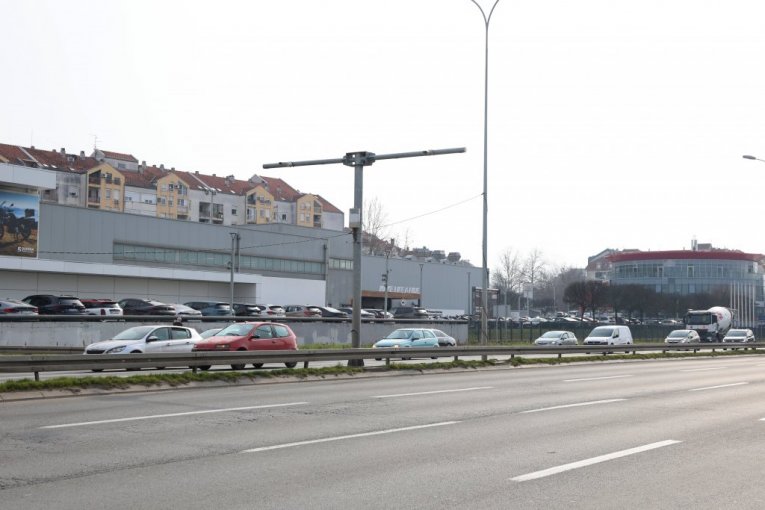 Makiš, stara Obrenovačka pruga (ravna deonica)
