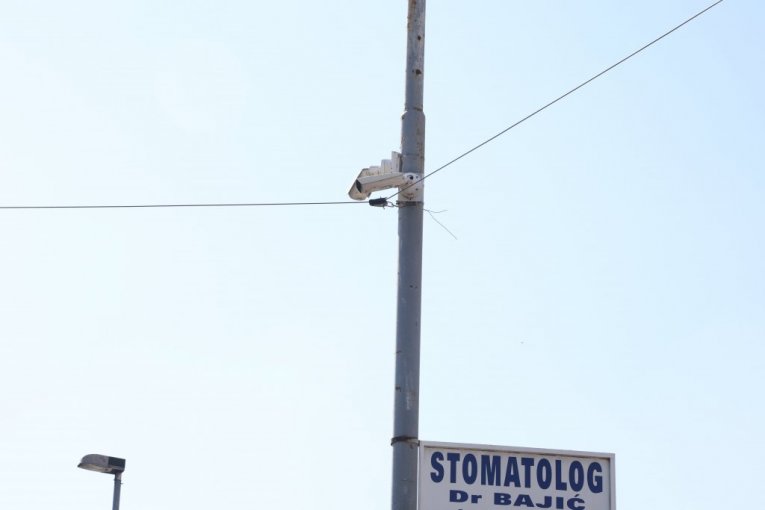 Borča, ulica Bratstva i jedinstva (kod škole)