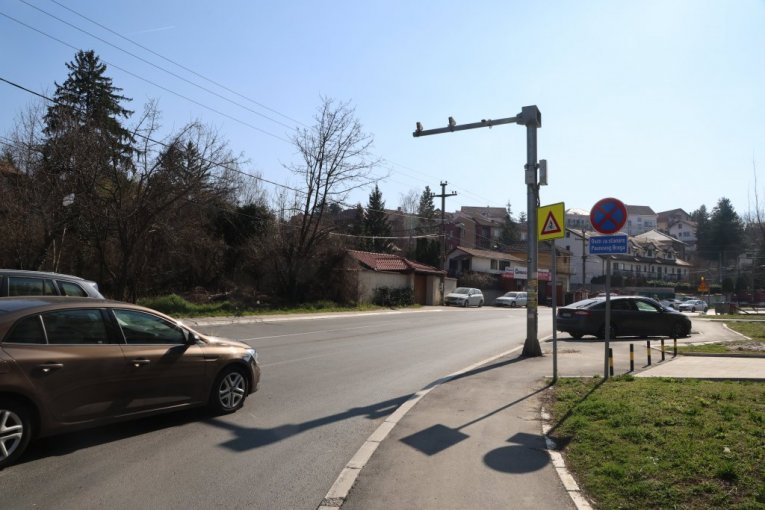 Bulevar oslobođenja, kod ulaza u Jajince.