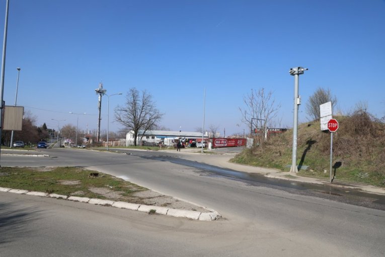 Bulevar Peka Dapčevića, Voždovac (ravna deonica kod Kumodraža)