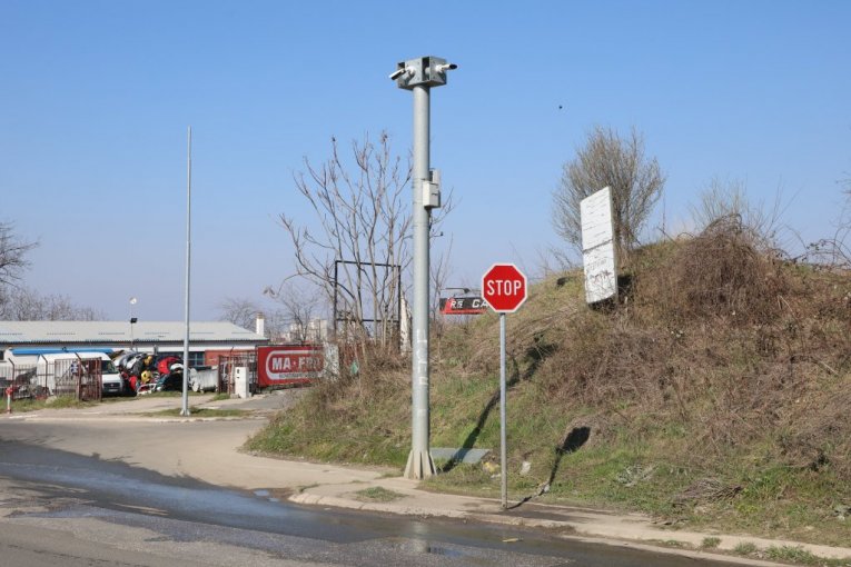 Bulevar Peka Dapčevića, Voždovac (ravna deonica kod Kumodraža)