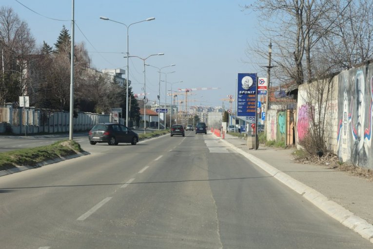 Bulevar Peka Dapčevića, Voždovac (ravna deonica kod Kumodraža)