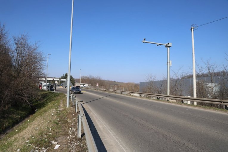 Mladenovački put, Mali Požarevac (deonica odmah nakon silaska sa autoputa).