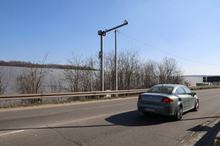 Mladenovački put, Mali Požarevac (deonica odmah nakon silaska sa autoputa).