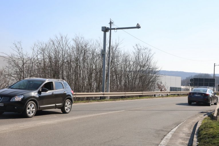 Mladenovački put, Mali Požarevac (deonica odmah nakon silaska sa autoputa).