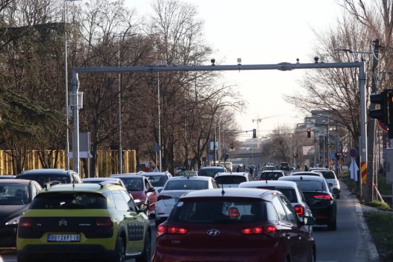 PRIPREMITE SE ZA NESNOSNE GUŽVE: AMSS poslao važno upozorenje za vozače u Srbiji