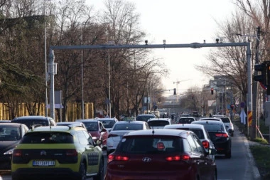 PRIPREMITE SE ZA NESNOSNE GUŽVE: AMSS poslao važno upozorenje za vozače u Srbiji