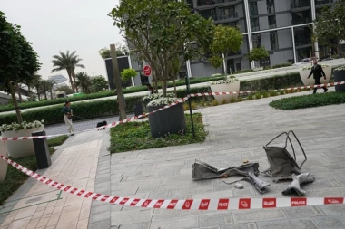POTPUNA DRAMA POSLE NAPADA DRONA U DUBAIJU: Troje stranih državljana UHAPŠENO jer su porodici javili da su bezbedni!
