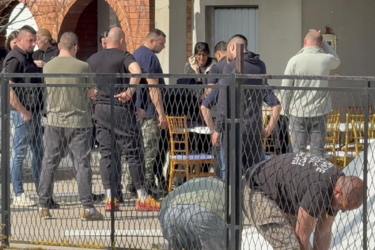 Majka Darka Lazića, Branka Lazić