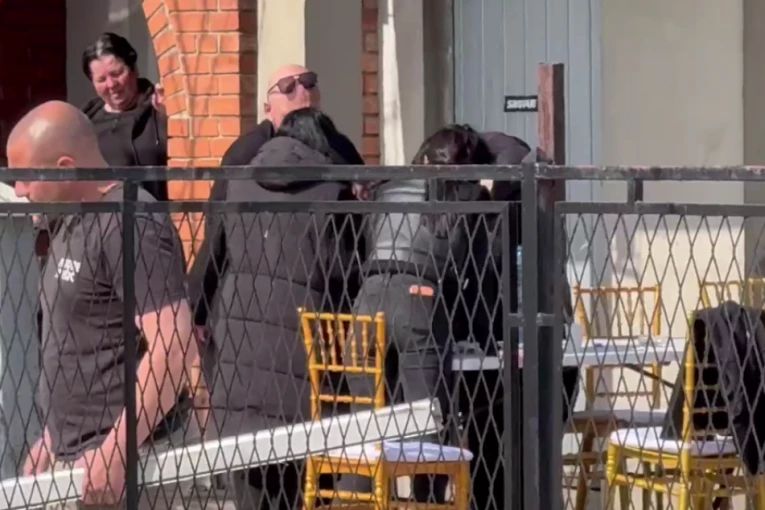 ONESVESTILA SE MAJKA DARKA LAZIĆA! Alarmantno stanje u porodičnoj kući, Branka se srušila kada je ugledala UMRLICU sina Dragana!