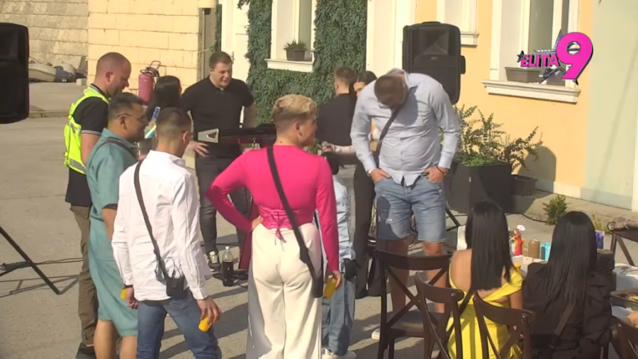 SCENA S ROĐENDANA SVIMA PROMAKLA, PRODUKCIJA UMEŠALA PRSTE! Presretnuta TAJNA PORUKA koju je Janjuš poslao BIVŠOJ! (GALERIJA)