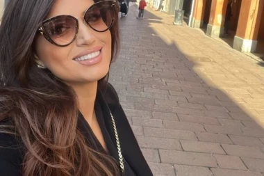 LEPA VODITELJKA TRUDNOĆU KRILA KAO ZMIJA NOGE! Porodila se loto devojka, NA SVET DONELA JOŠ JEDNU DEVOJČICU!