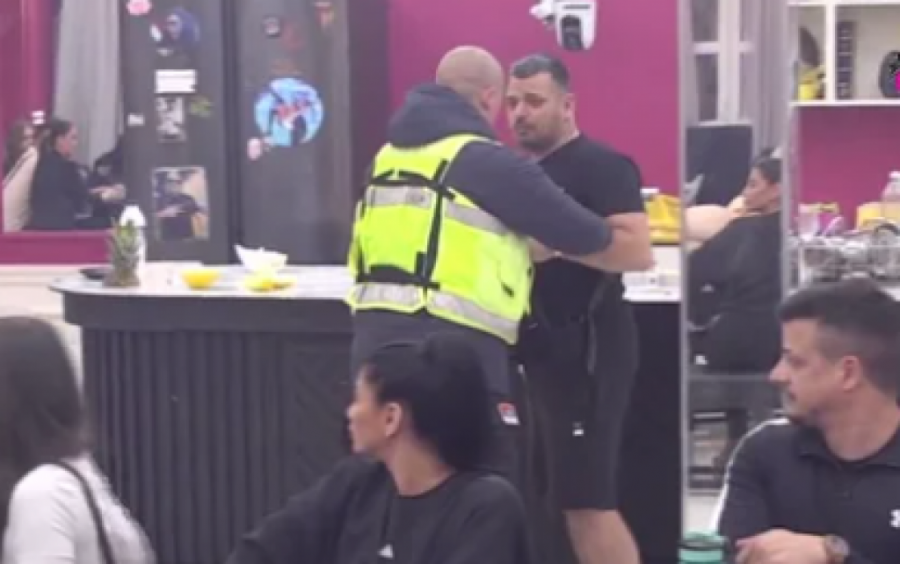 BRUTALNA MAKLJAŽA U ELITI! Obezbeđenje jedva razdvojilo Uroša i Boru - čeka se ZVANIČNA odluka!