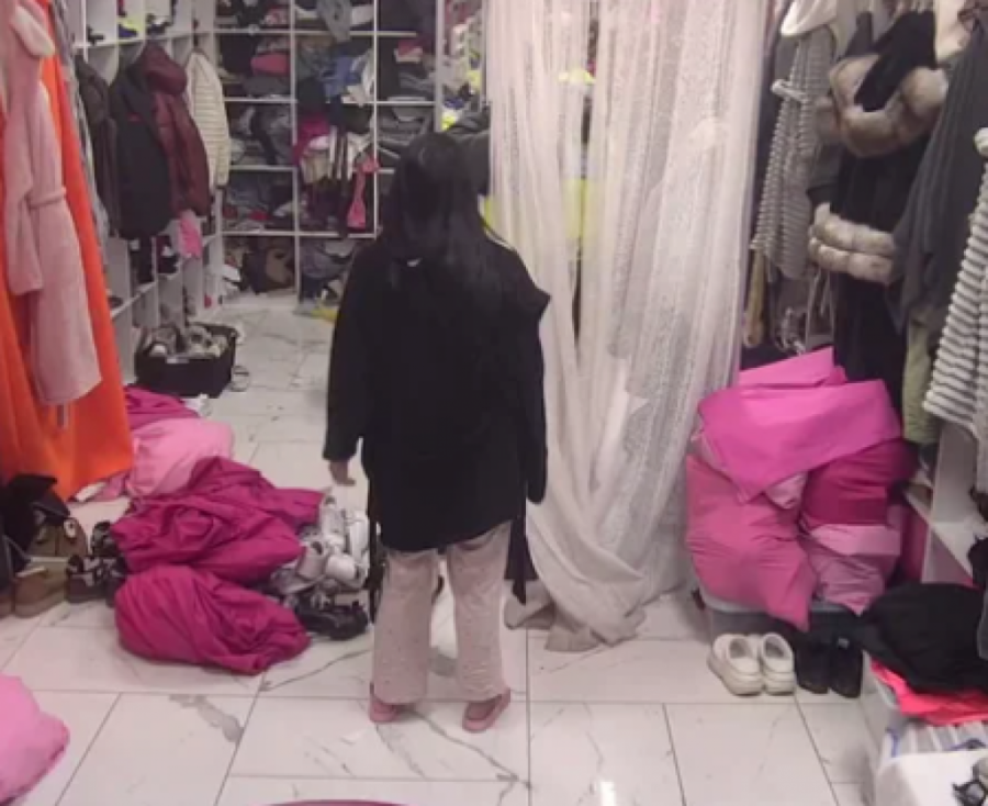 JANJUŠ UNAKAŽEN, TELO MU U RANAMA: Obezbeđenje JEDVA obuzdali PODIVLJALU Jovanu, pogledajte stravične scene!