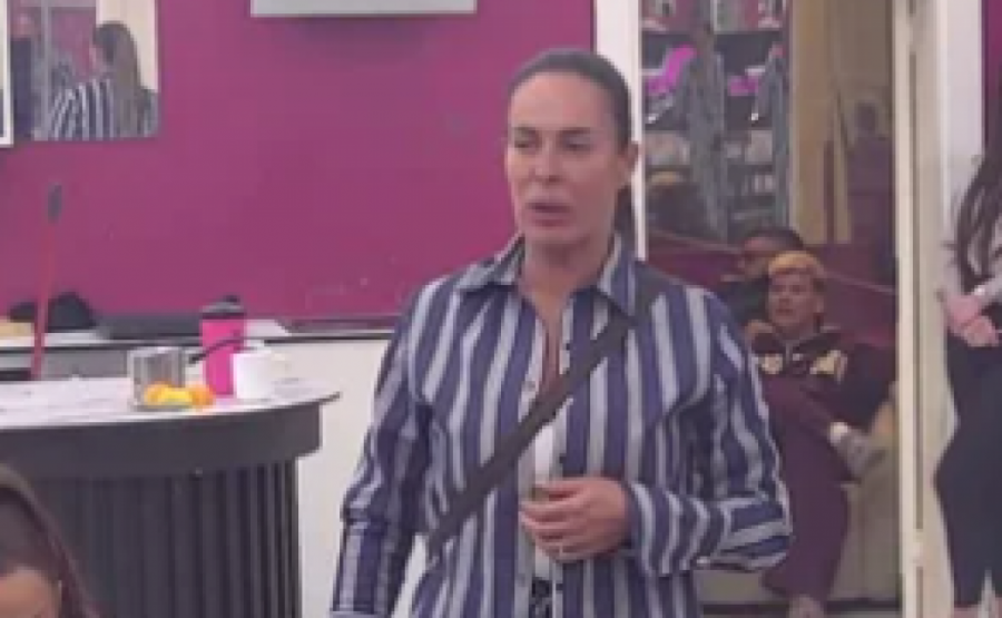 SKANDALČINA! U njenom telefonu se KRIJU Kačavendini KOMPROMITUJUĆI SNIMCI - Asmin RASKRINKAN do srži, Kačavendina noćna mora!