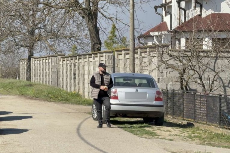 Dragan paunović stigao u porodičan dom Lazića