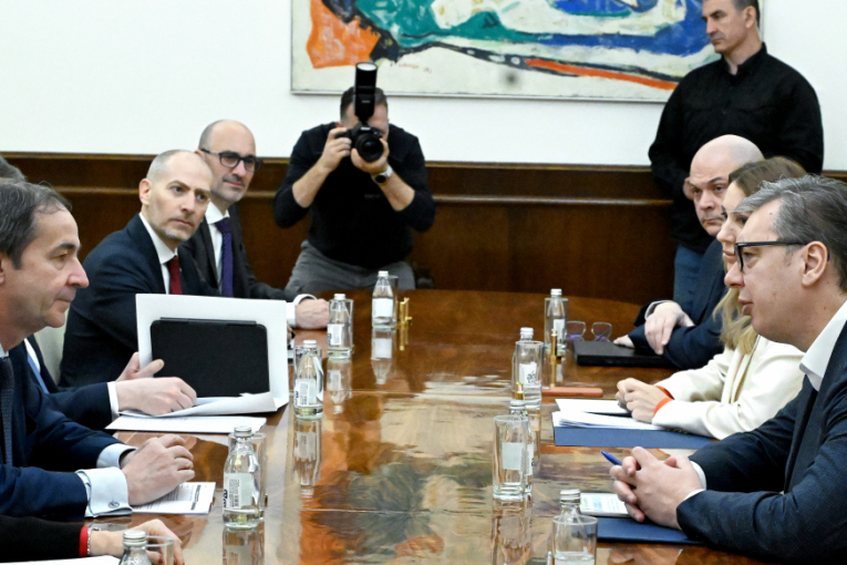 Aleksandar Vučić i Bernar Fontana