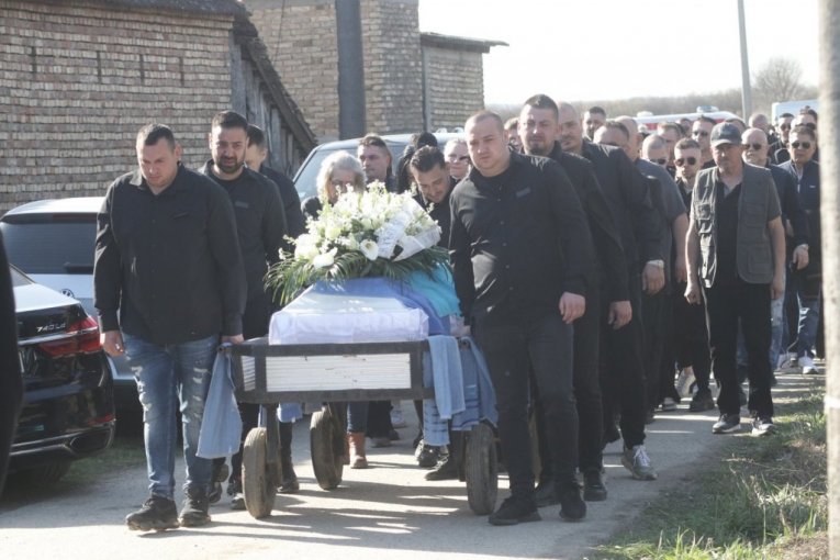 Sahrana Dragana Lazića u Brestaču
