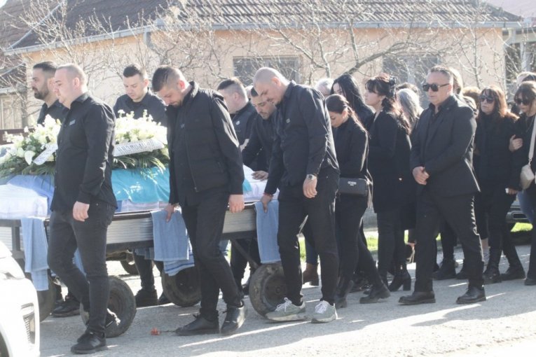 Sahrana Dragana Lazića u Brestaču