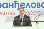 VUČIĆ SE OBRAĆA NA SKUPU SNS U ARANĐELOVCU! Salom se ori "ACO SRBINE"! (FOTO, VIDEO)