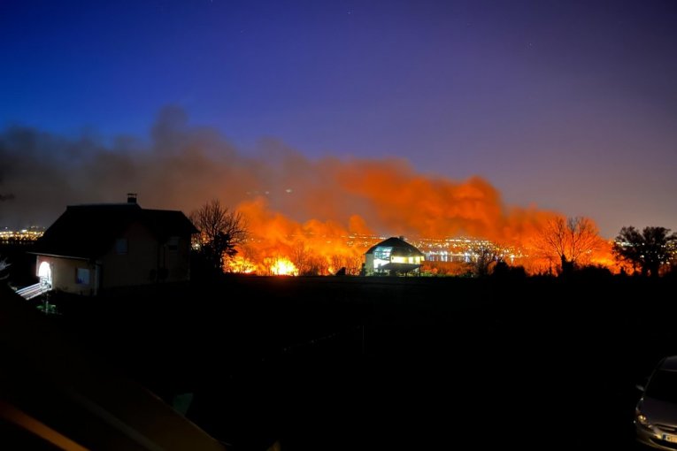 Veliki požar u ritu kod Rakovca