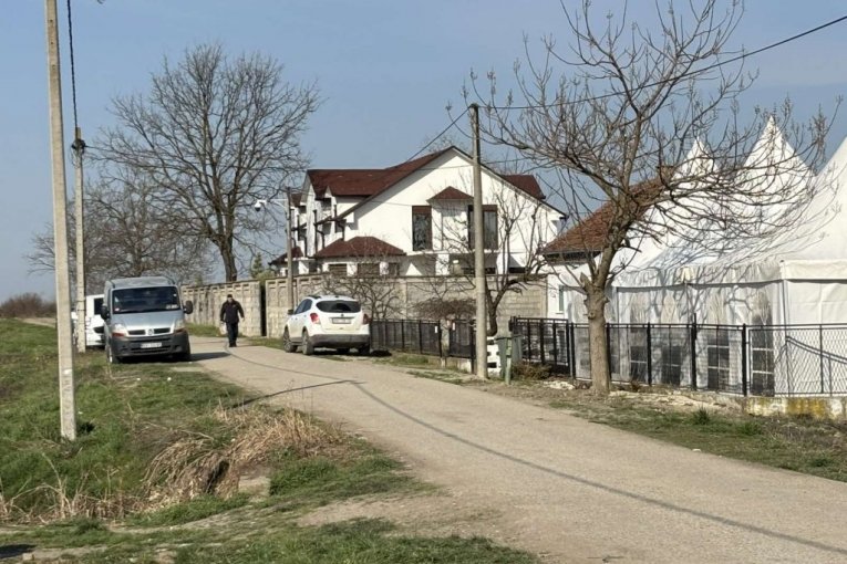 Porodična kuća Darka Lazića u Brestaču