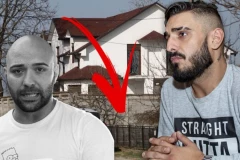 SABLASNA SCENA ISPRED DOMA DARKA LAZIĆA: U Brestaču zavladala TUGA, a na kapiji ON čeka da se Dragan vrati kući! (VIDEO)